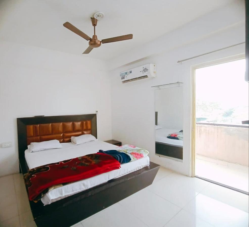 Homestay Ac Dormitory New Delhi Luaran gambar