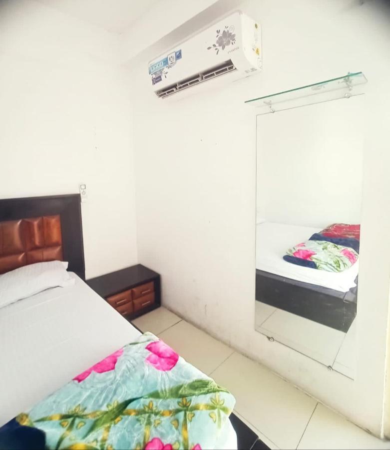 Homestay Ac Dormitory New Delhi Luaran gambar