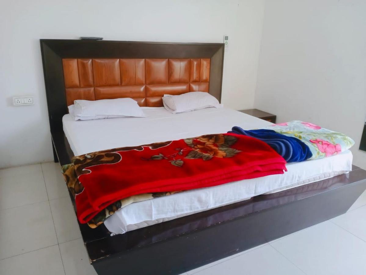Homestay Ac Dormitory New Delhi Luaran gambar