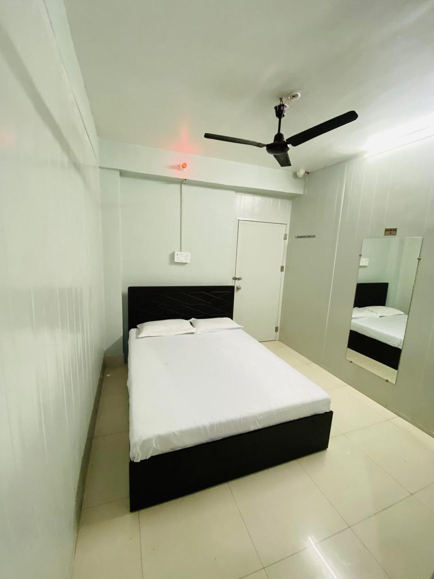 Homestay Ac Dormitory New Delhi Luaran gambar