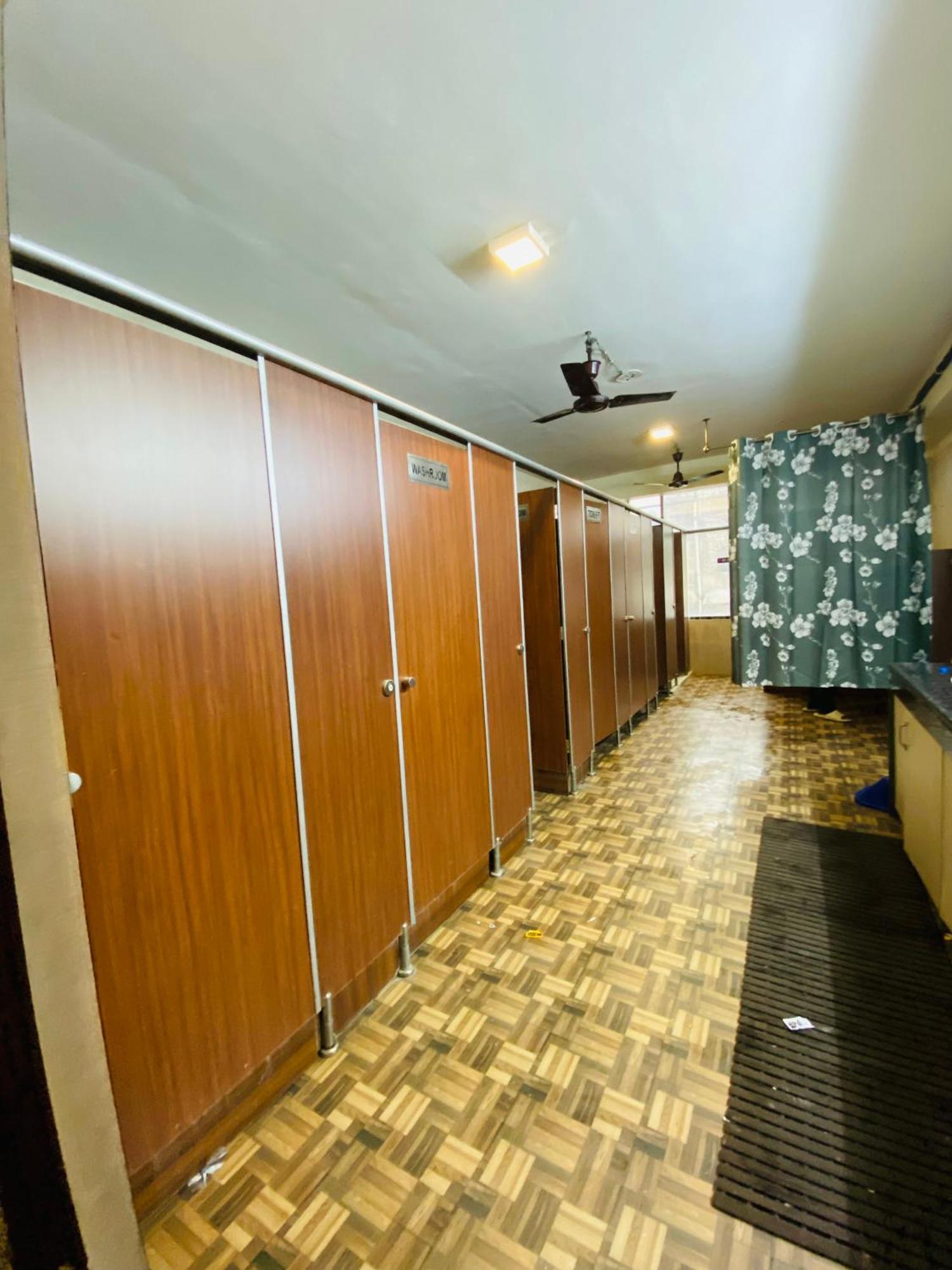Homestay Ac Dormitory New Delhi Luaran gambar