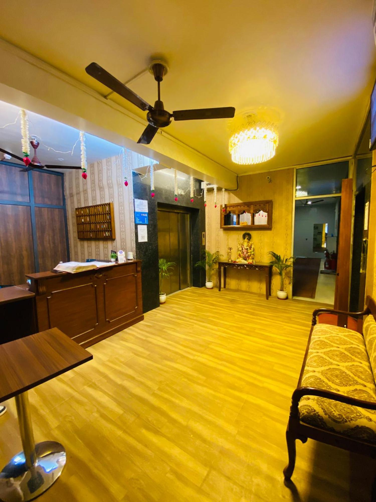 Homestay Ac Dormitory New Delhi Luaran gambar