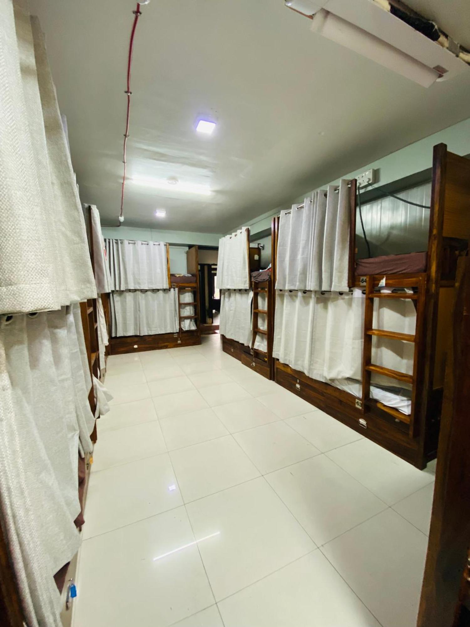 Homestay Ac Dormitory New Delhi Luaran gambar
