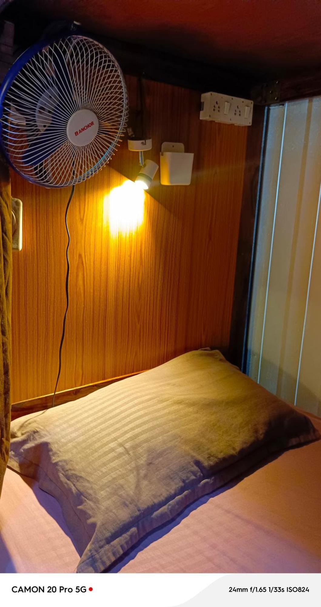 Homestay Ac Dormitory New Delhi Luaran gambar