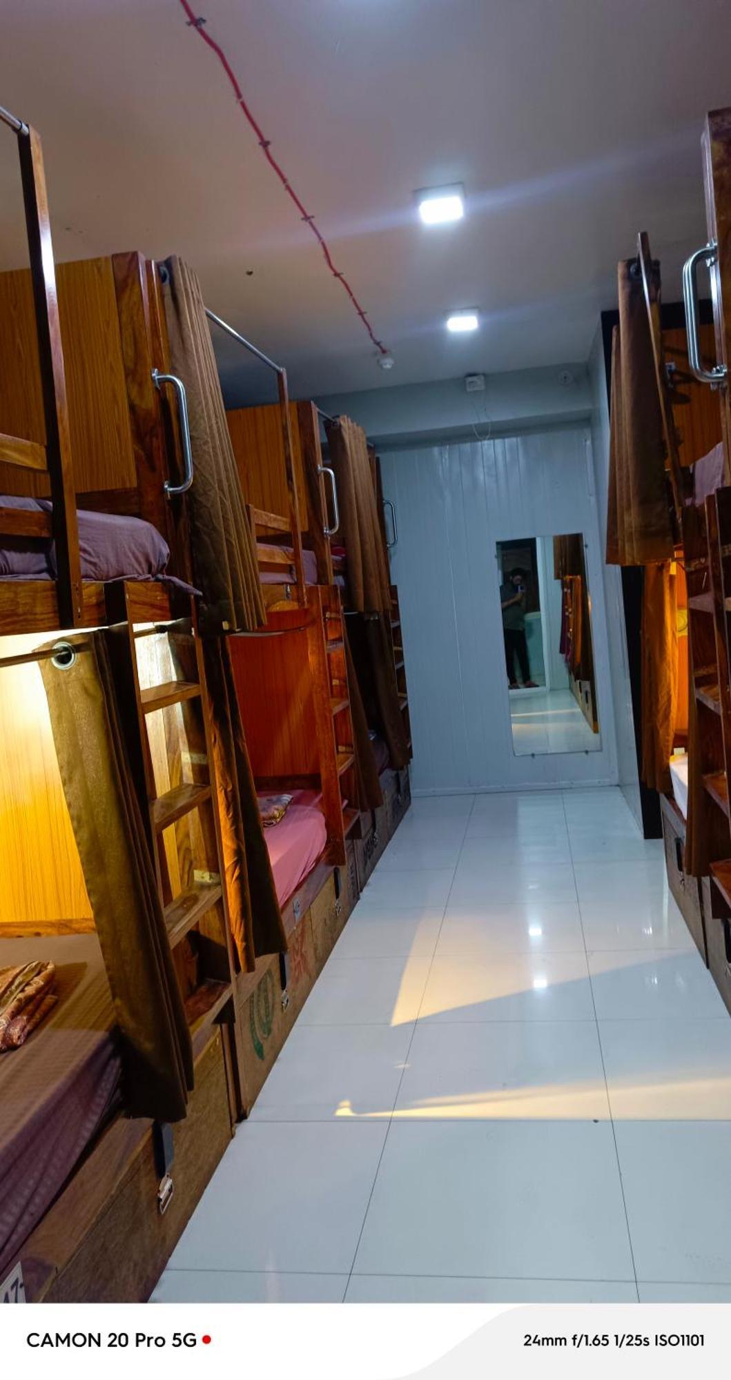 Homestay Ac Dormitory New Delhi Luaran gambar